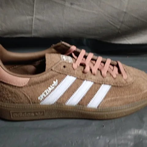 ADIDAS BROWN SUEDE TRAINERS - UK SIZE 5