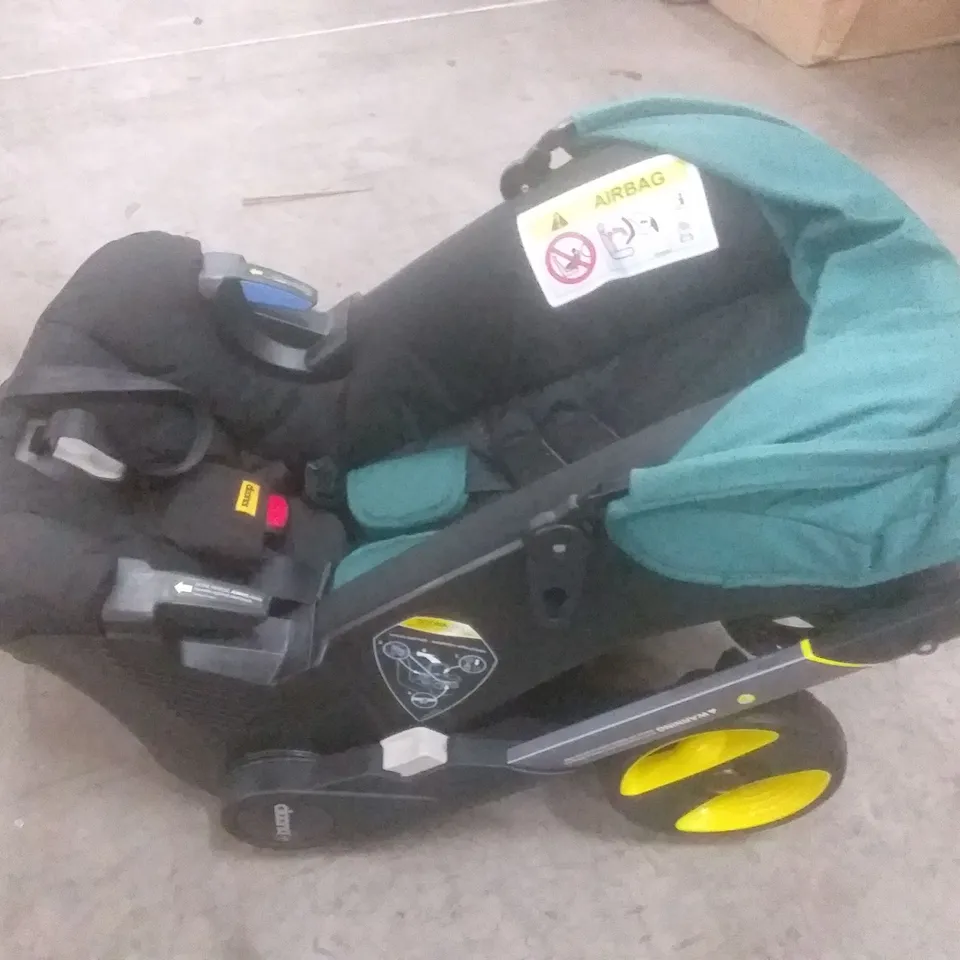 BOXED DOONA CAR SEAT & STROLLER