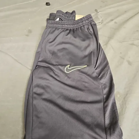 MENS NIKE STANDARD FIT TRACKSUIT BOTTOMS - SIZE SMALL