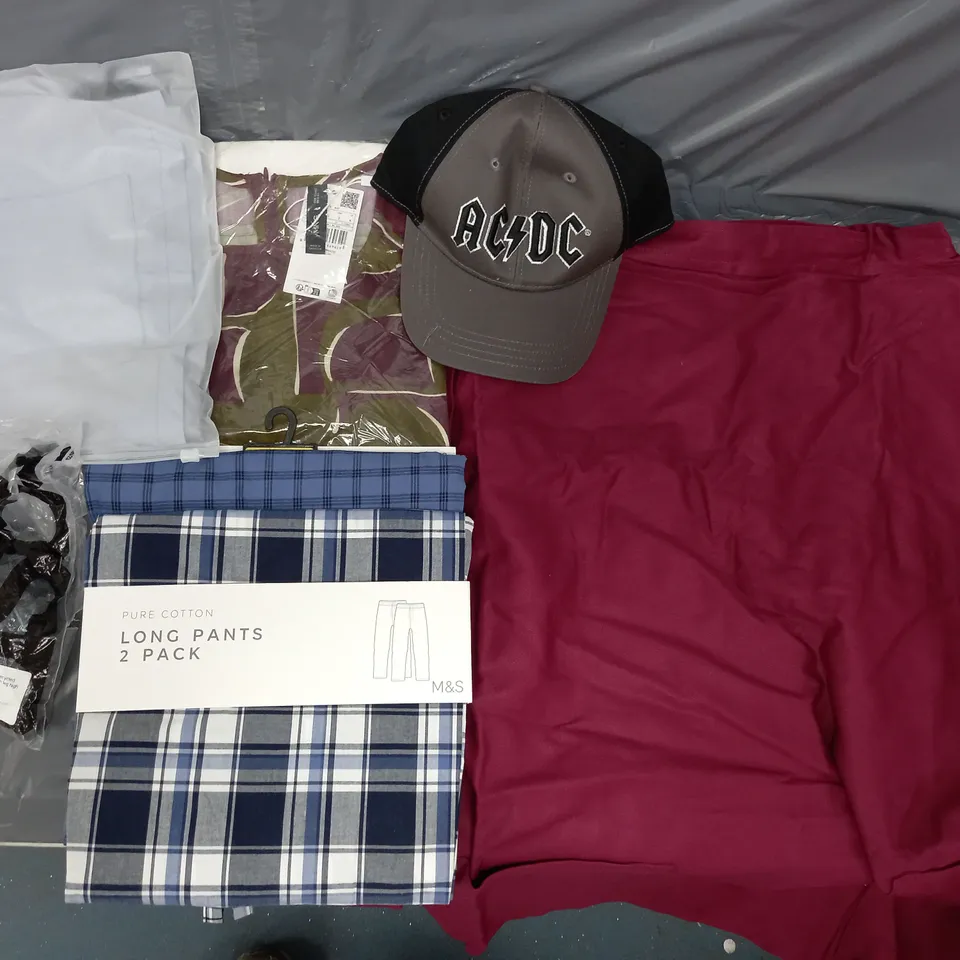 APPROXIMATELY 25 ASSORTED CLOTHING ITEMS IN VARIOUS SIZES TO INCLUDE HATS, PANT, TOPS, ETC