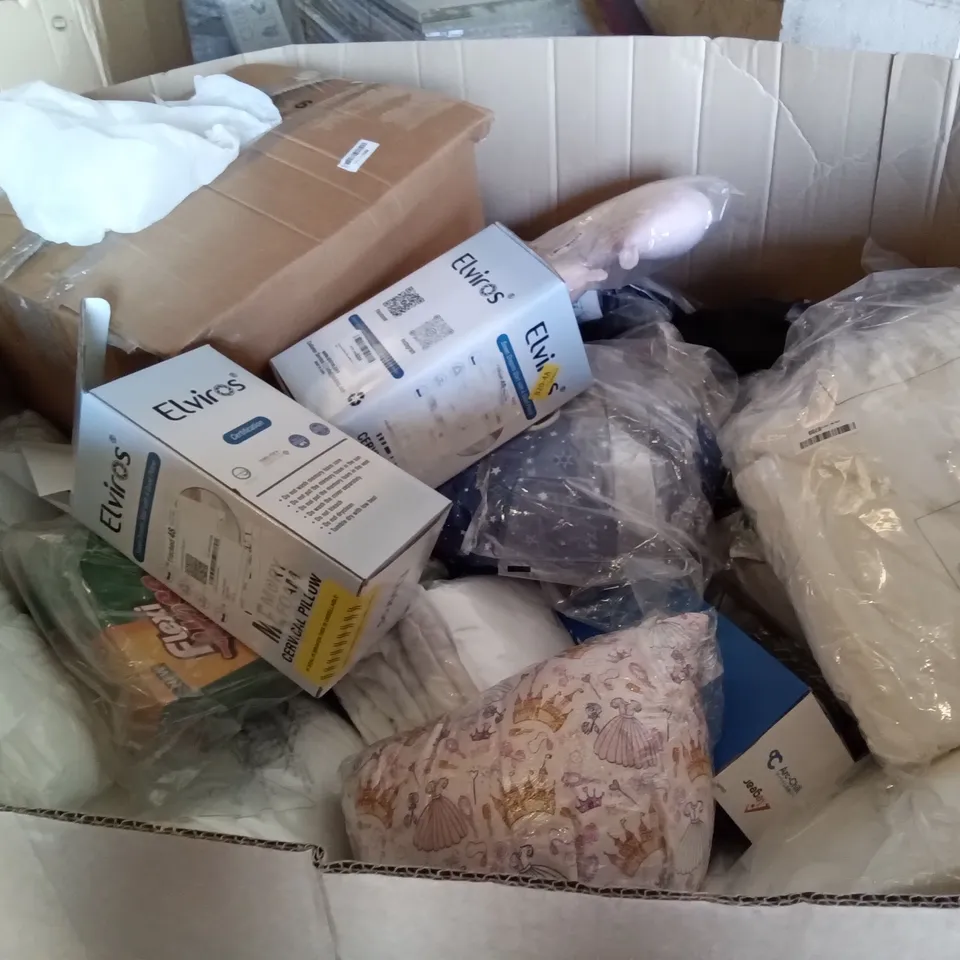 PALLET OF ASSORTED ITEMS INCLUDING FLEXI HOSE, NIVOMY PREGNANCY PILLOW, ELVIROS MEMORY FOAM CERVICAL PILLOW, ARTSCOPE PILLOW, PEPPA PIG ADVENT CALENDER, WEUE GARDEN HOSE