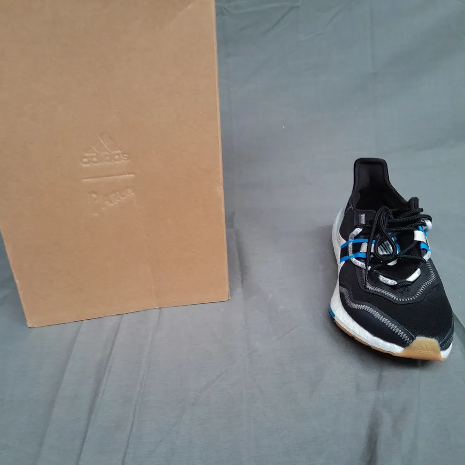 BOXED PAIR OF ADIDAS AND PARLEY ULTRABOOST 22 UK 6