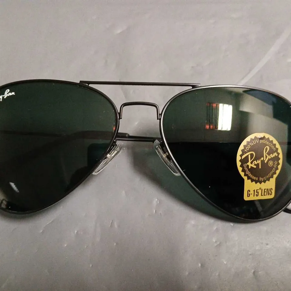 BOXED PAIR OF RAY BAN GLASSES WITH G-15 LENS IN CASE