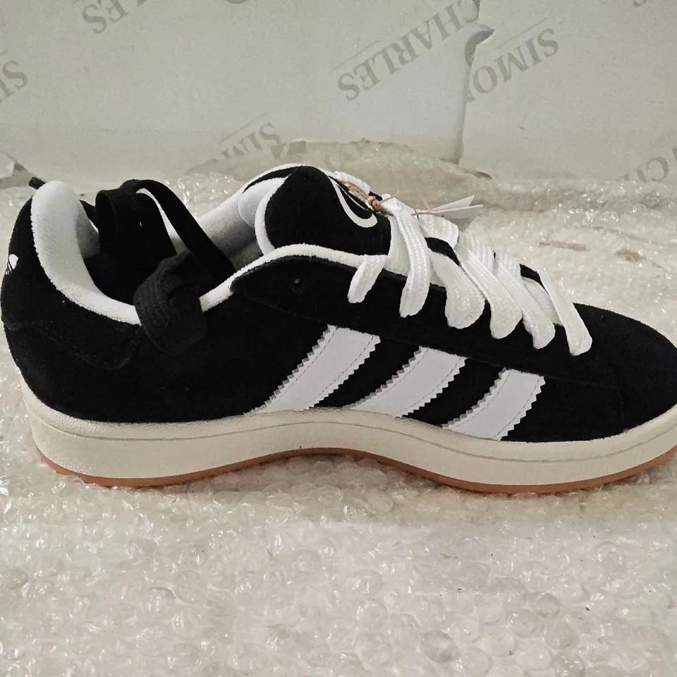 ADIDAS CAMPUS 00S SNEAKERS – BLACK/WHITE, UK 6.5 (EU 40) – MEN