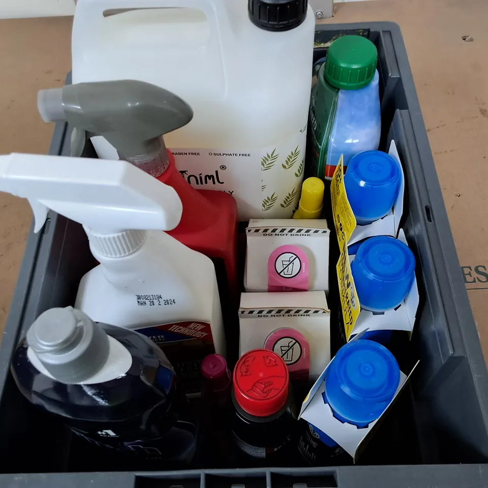 APPROXIMATELY 10 ASSORTED HOUSEHOLD ITEMS TOO INCLUDE TOILET UNBLOCKER, SMOL WASHING UP LIQUID,AND FINISH RINSE AND SHINE ETC.