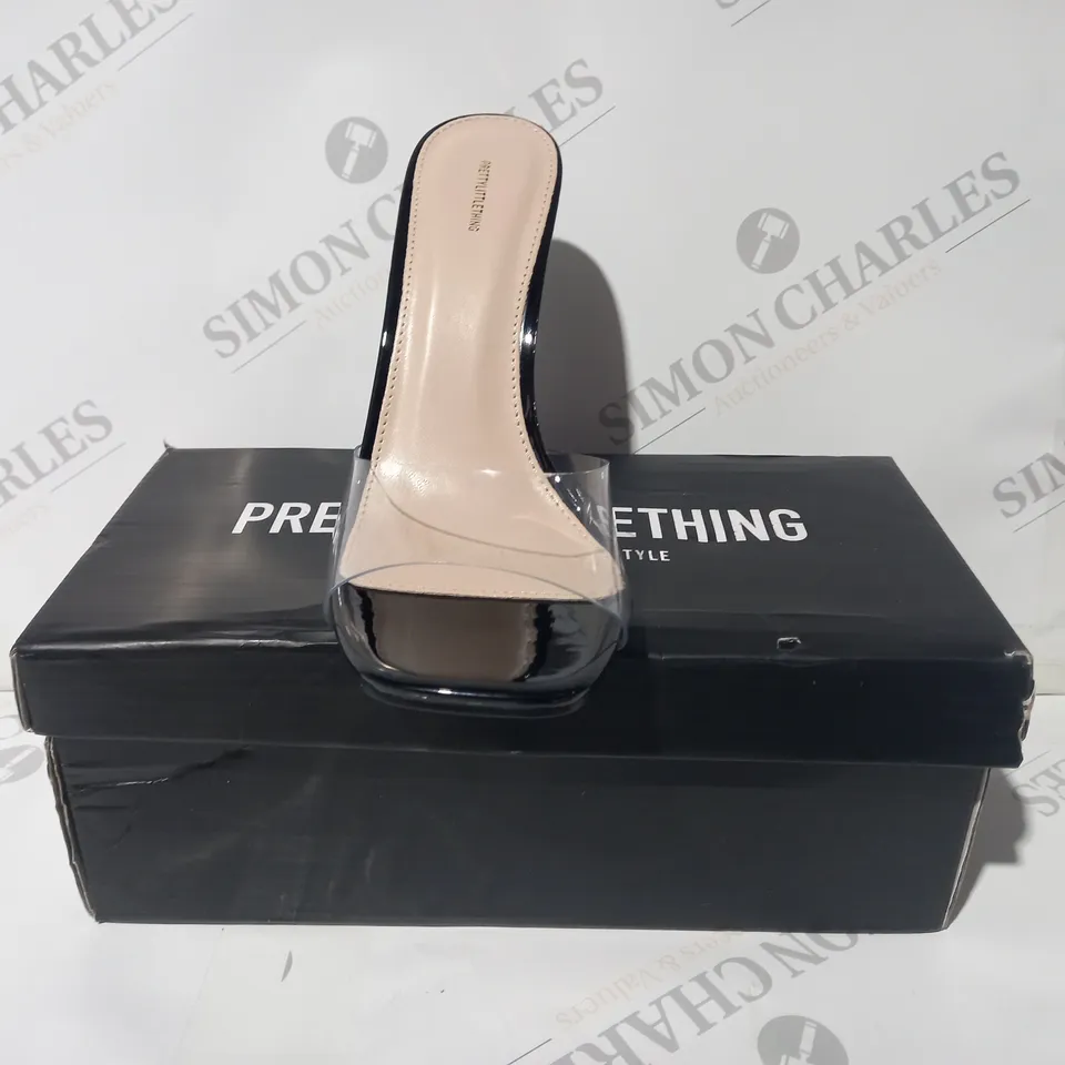 BOXED PAIR OF PRETTY LITTLE THING OPEN TOE HIGH HEEL SANDALS IN BLACK W. CLEAR STRAP SIZE 5