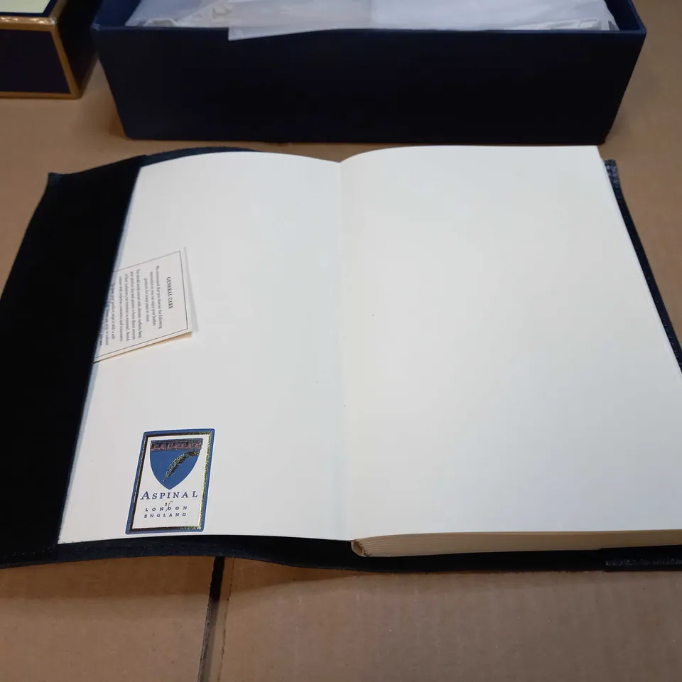 BOXED ASPINAL OF LONDON NOTE BOOK