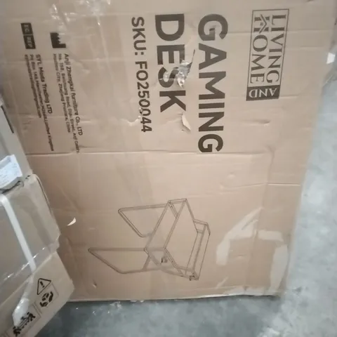 BOXED GAMING DESK