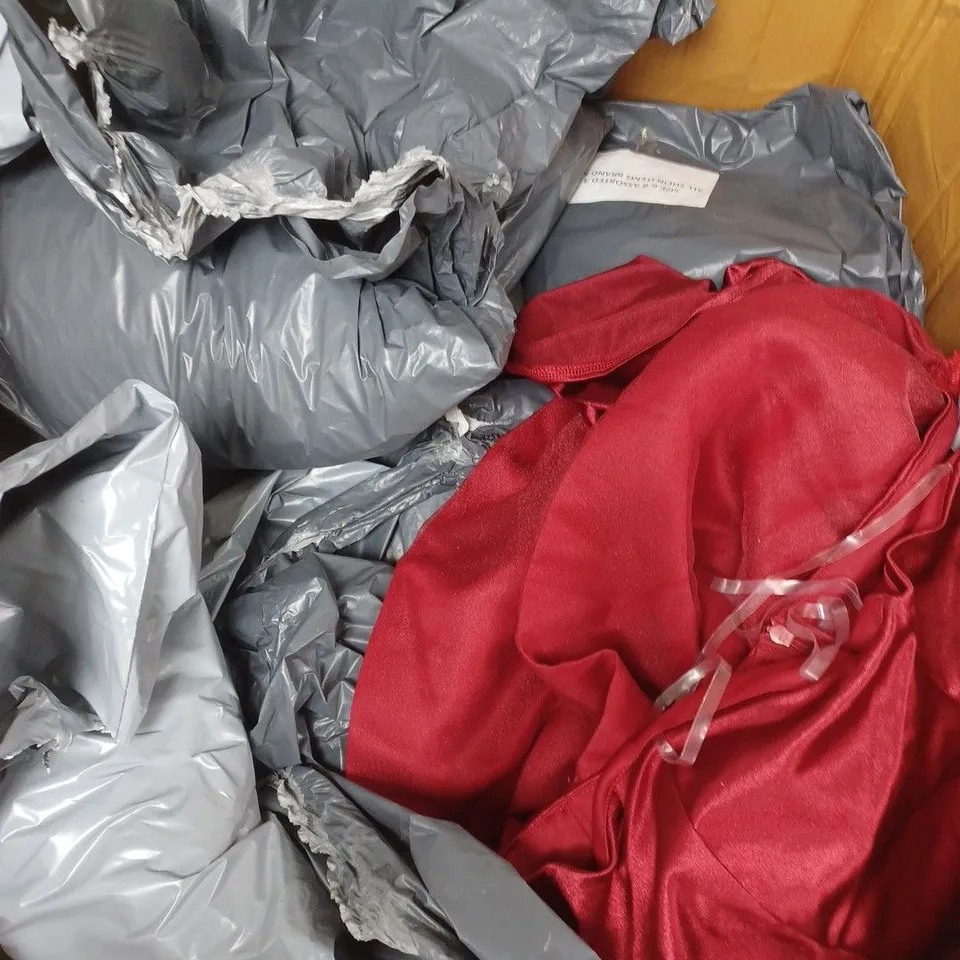 APPROXIMATELY 25 ASSORTED SHEIN CLOTHING PRODUCTS TO INCLUDE DRESSES, SHORTS, TROUSERS ETC - COLLECTION ONLY 