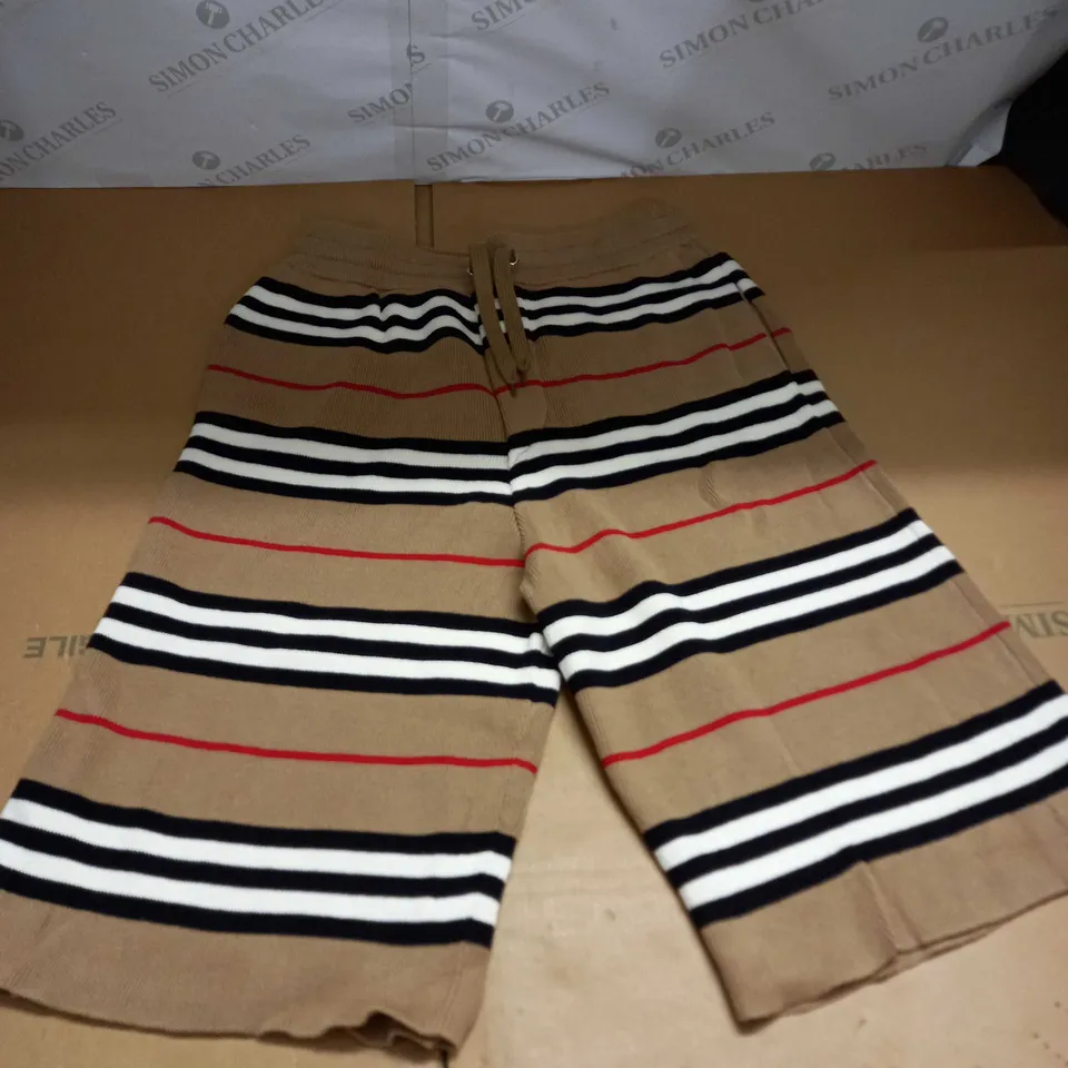 BURBERRY KNITTED SHORTS SIZE M