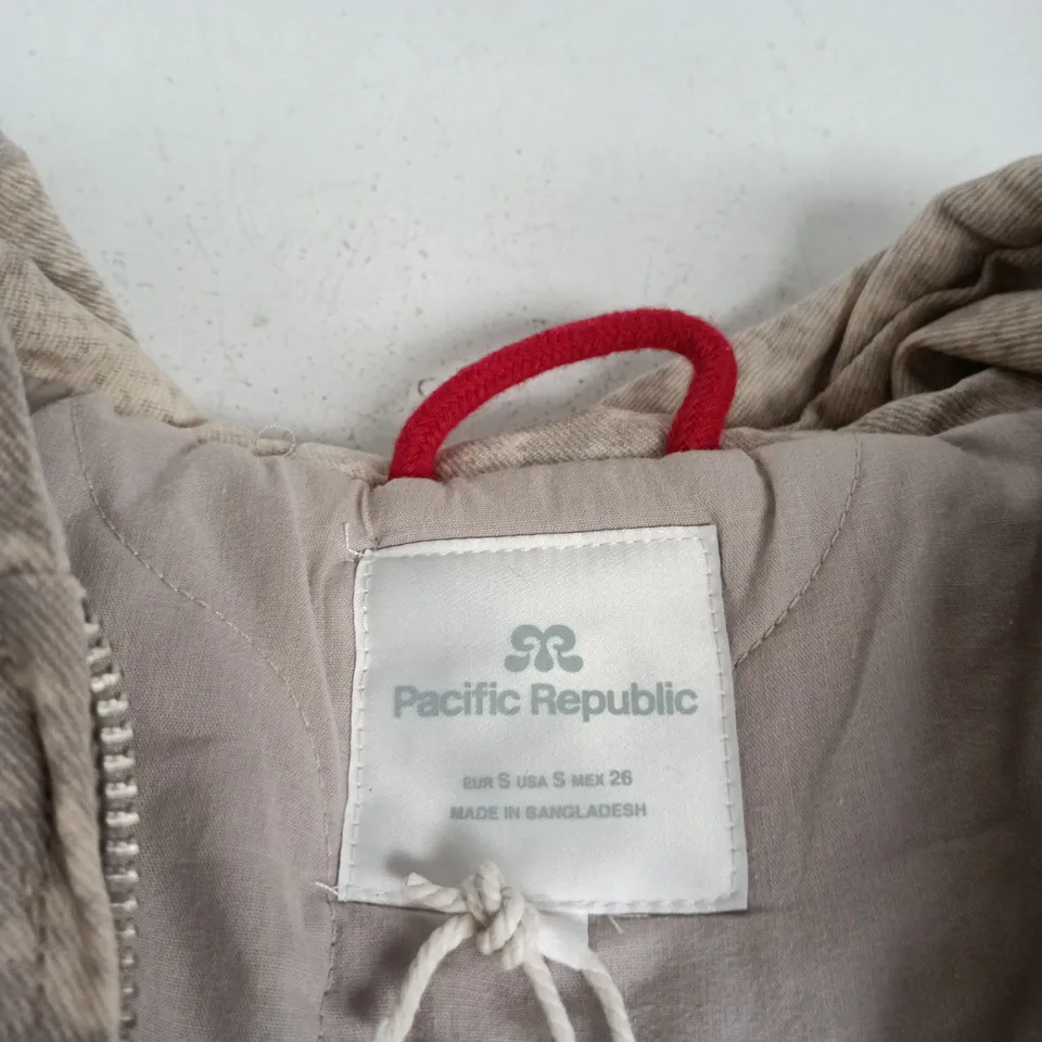 Pacific Republic Zip-Up Hooded Camouflage Jacket – Beige, EU S / US S / MEX 26