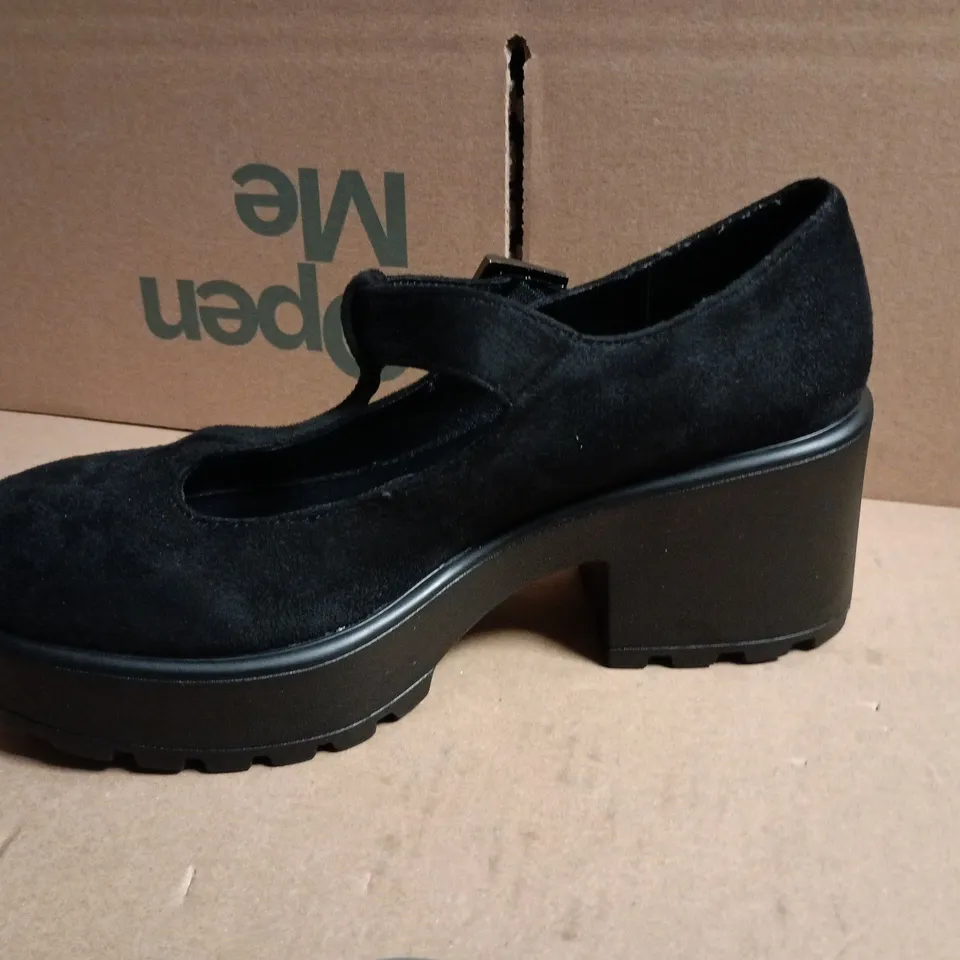 BOXED PAIR OF KOI SAI BLACK MARY JANES SUEDE EDITION IN BLACK SIZE UK 5