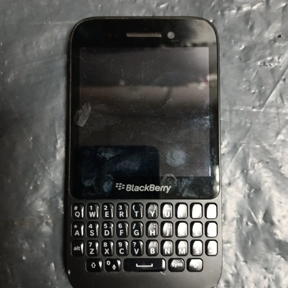 BLACKBERRY MOBILE PHONE IN BLACK - MODEL UNSPECIFIED