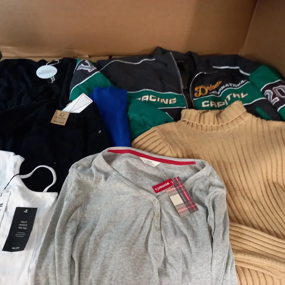 LARGE QUANTITY OF ASSORTED CLOTHING ITEMS TO INCLUDE NA-KD, BOOHOO AND M&S