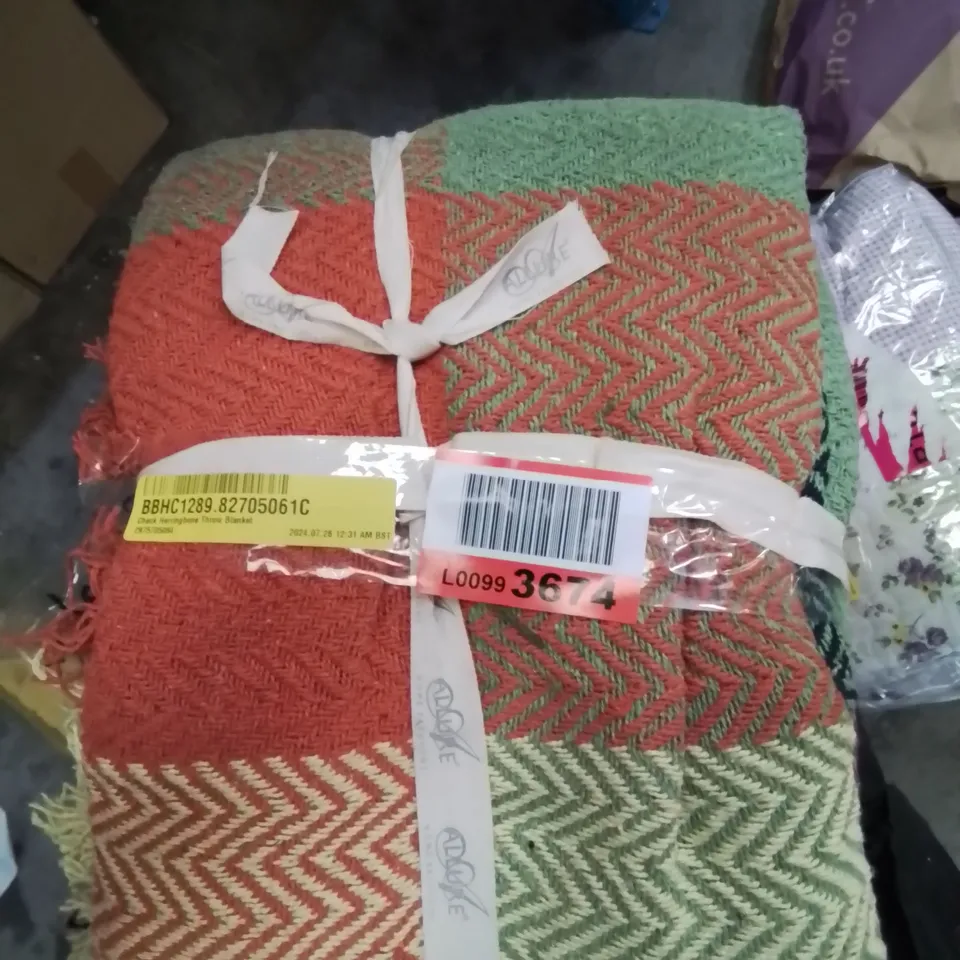 CHECK MULTI COLOURED HERRINGBONE THROW 