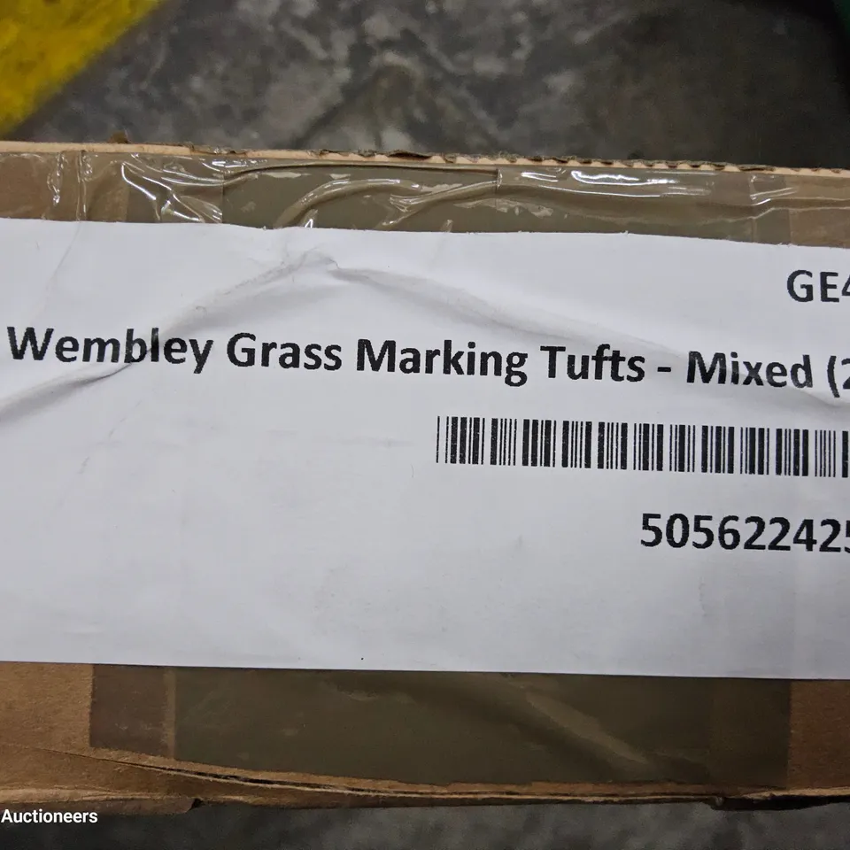 BOXED WEMBLEY GRASS MARKING TUFTS