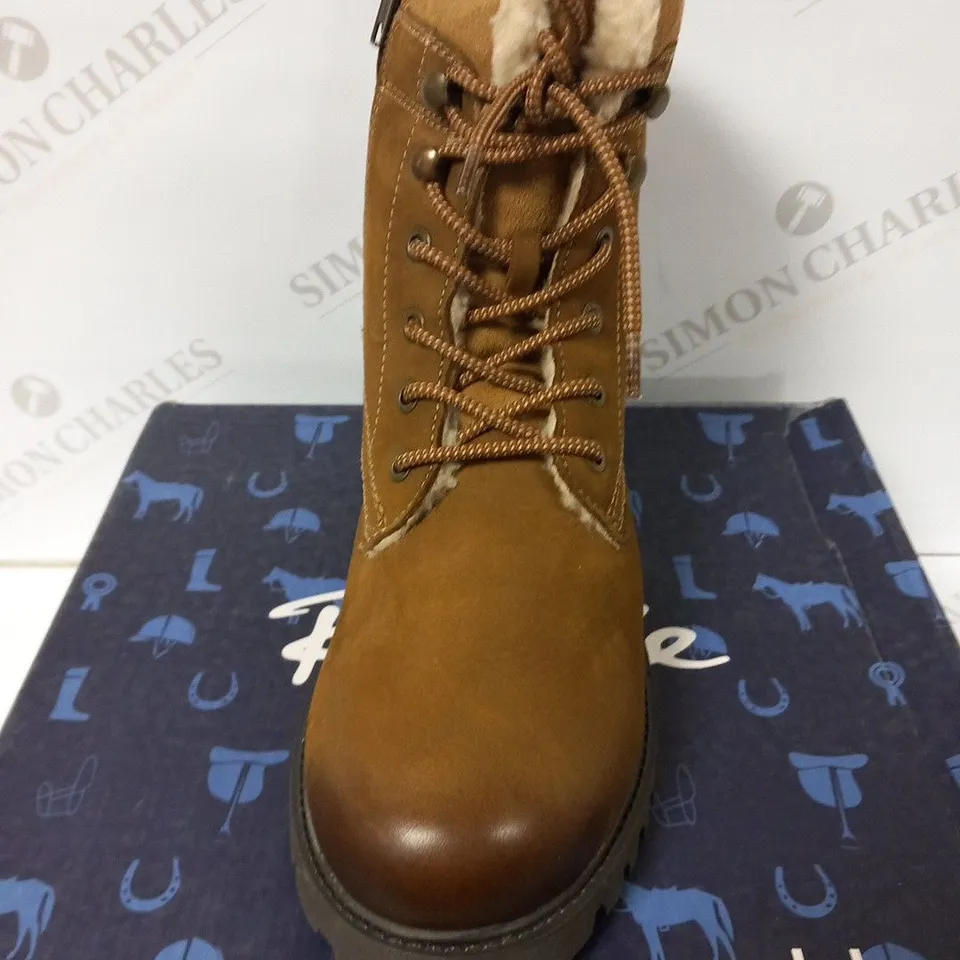 BOXED RYDALE KELK FUR LINED LACE UP BOOT TOBACCO SIZE 7