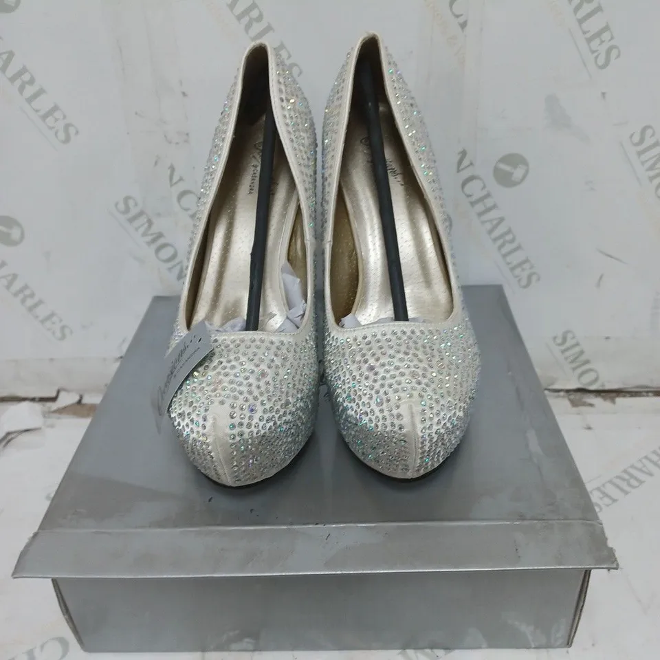 LOT OF 12 OCCASIONS BY CASANDRA LADIES SHOES