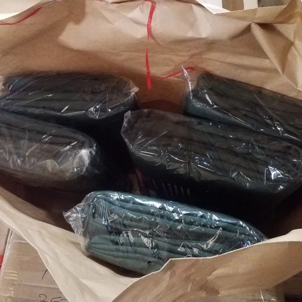 JADE GREEN POLYESTER TABLECLOTH (SET OF 5)