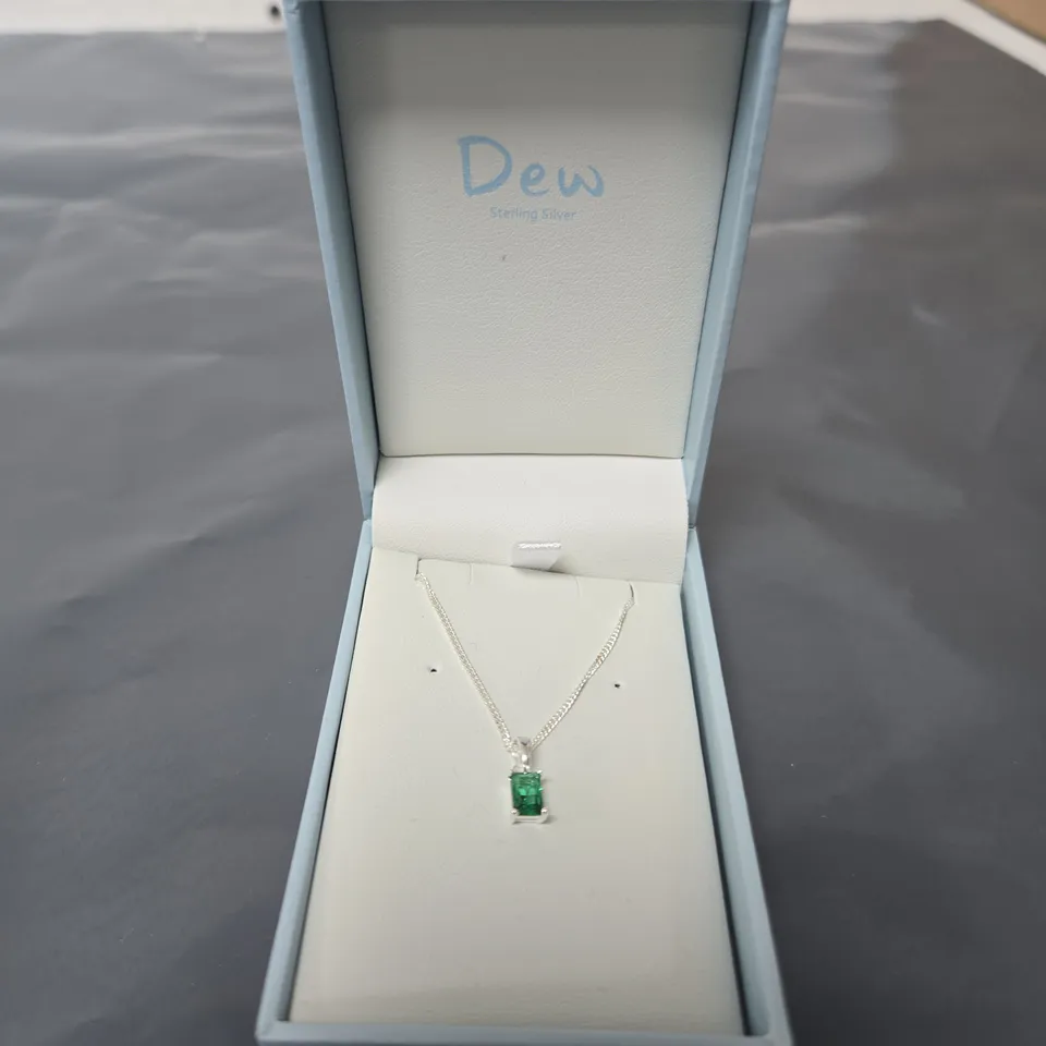DEW STERLING SILVER NECKLACE WITH GREEN GEMSTONE PENDANT