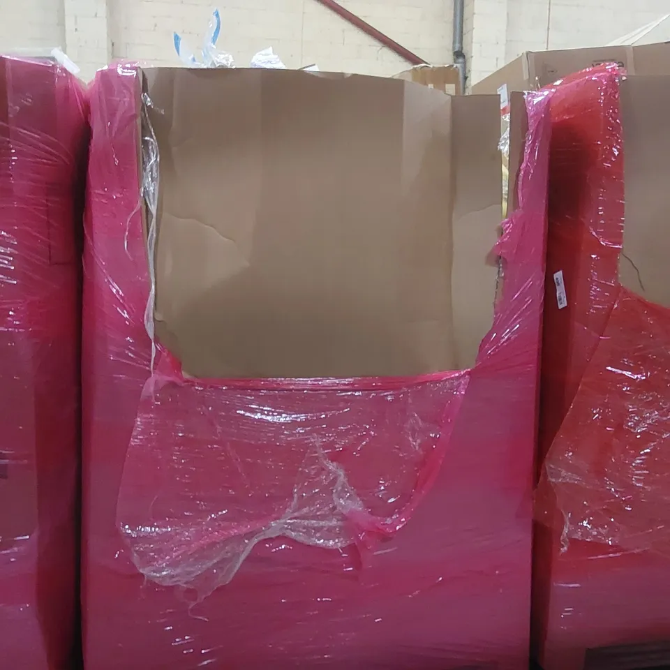 PALLET OF ASSORTED ITEMS INCLUDING: BESTWAY INFLATABLE POOLS, KIDS SCOOTERS, GARDEN CART, FOAM CUSHION ECT