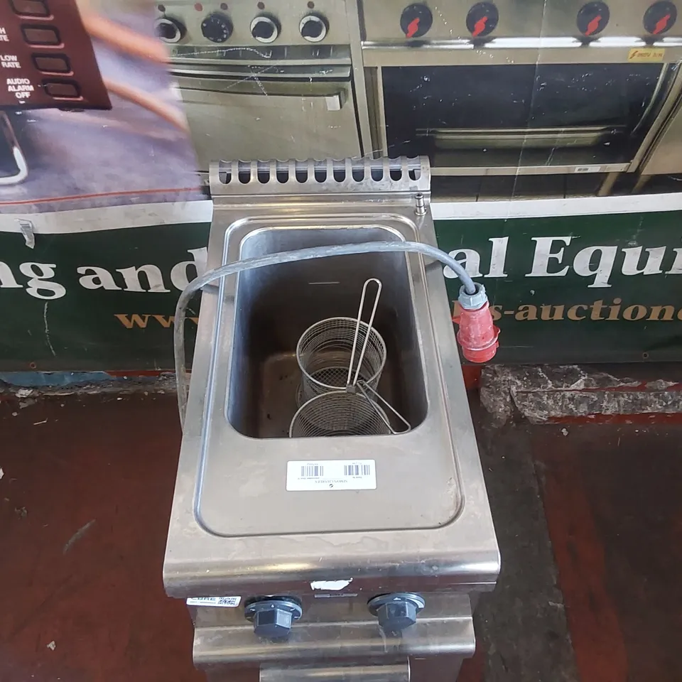 COMMERCIAL ELECTROLUX FRYER 