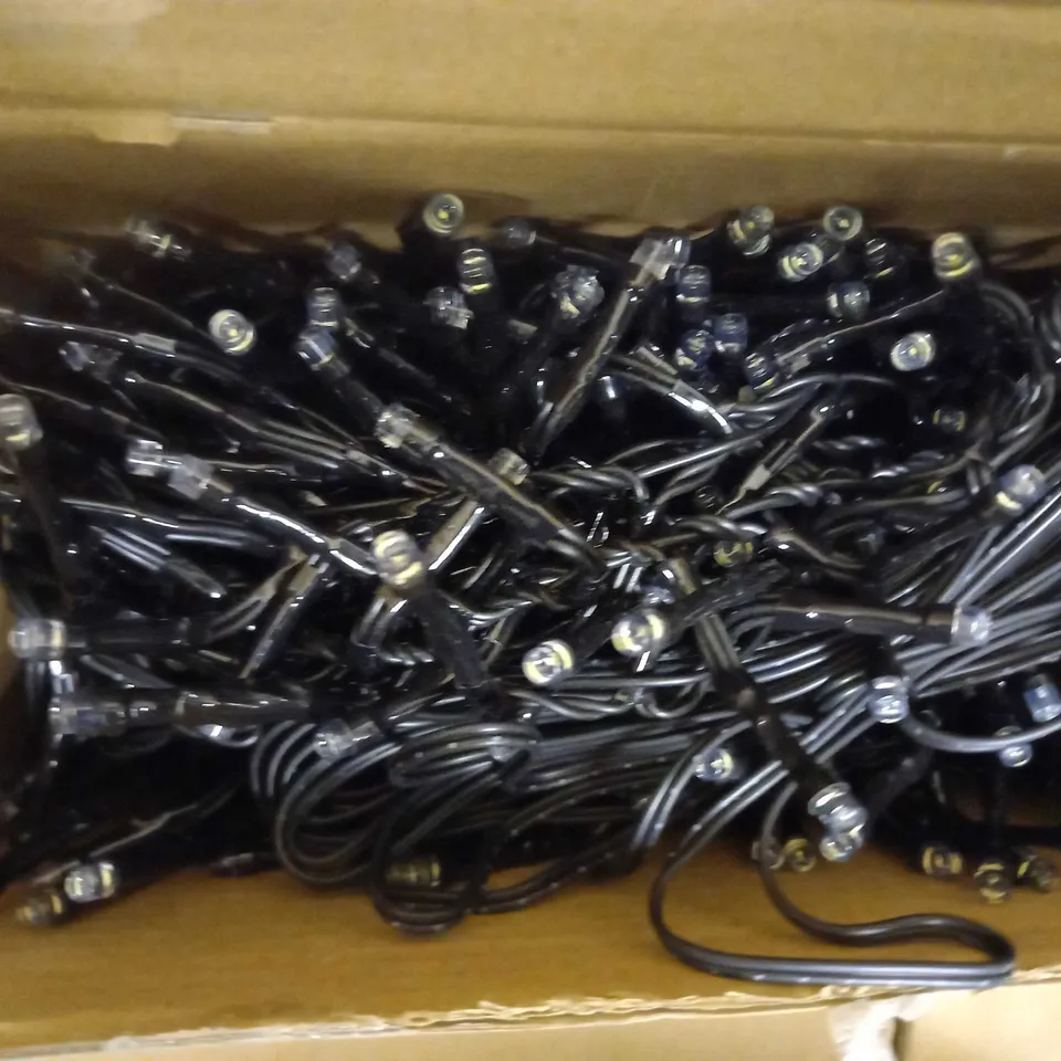 BOXED SET OF 480 COLD WHITE MULTIFUNCTION CLUSTER LIGHTS RRP £37.99