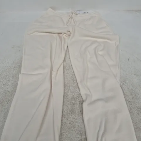 GILLY HICKS WHITE KNIT JOGGERS – UK S 