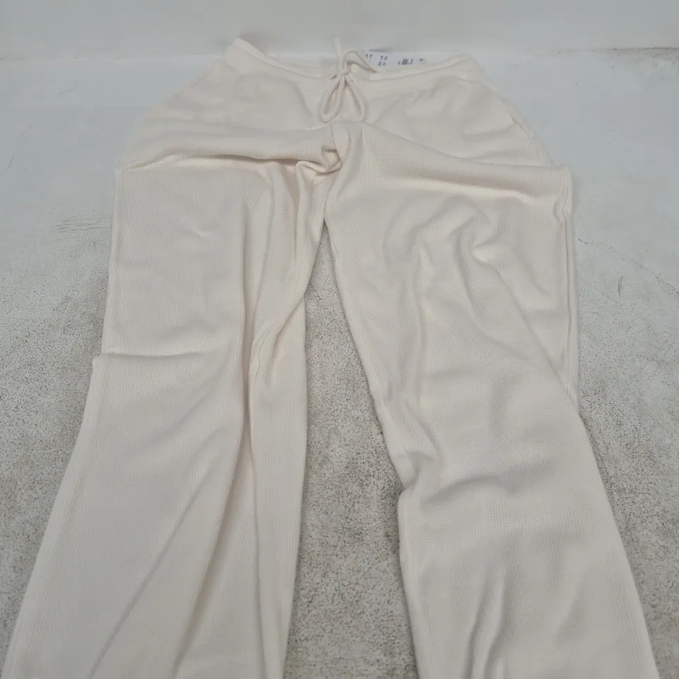 GILLY HICKS WHITE KNIT JOGGERS – UK S 