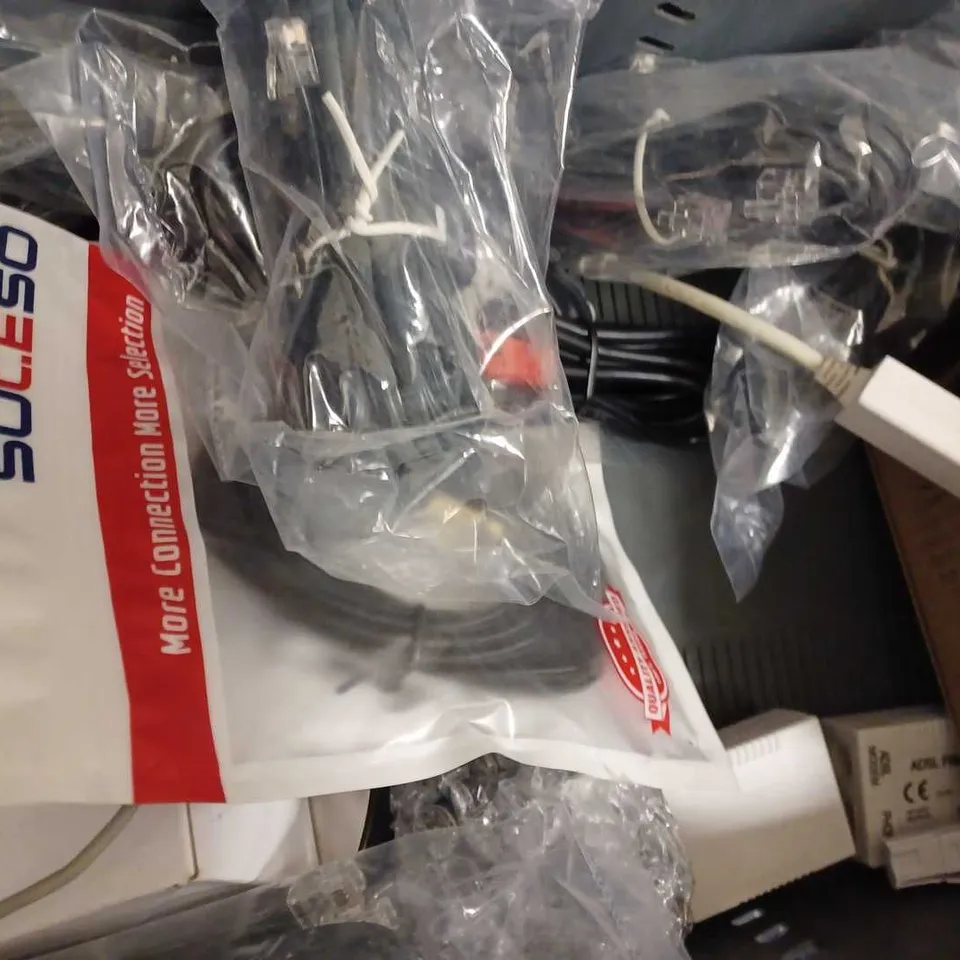 LOT OF APPROX 15 ASSORTED POWER CABLES AND LEADS 