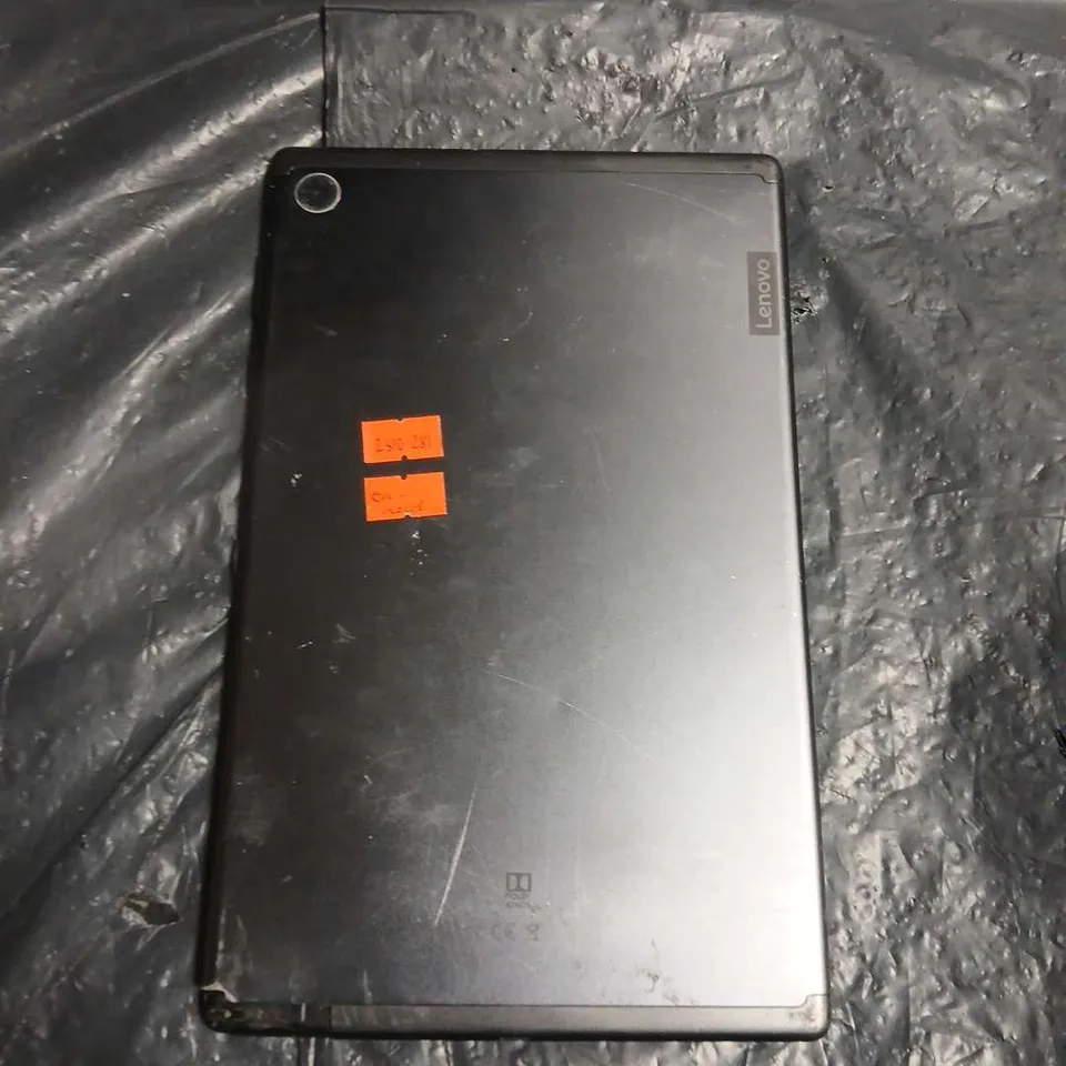 LENOVO ANDROID TABLET – CRACKED FRONT DISPLAY