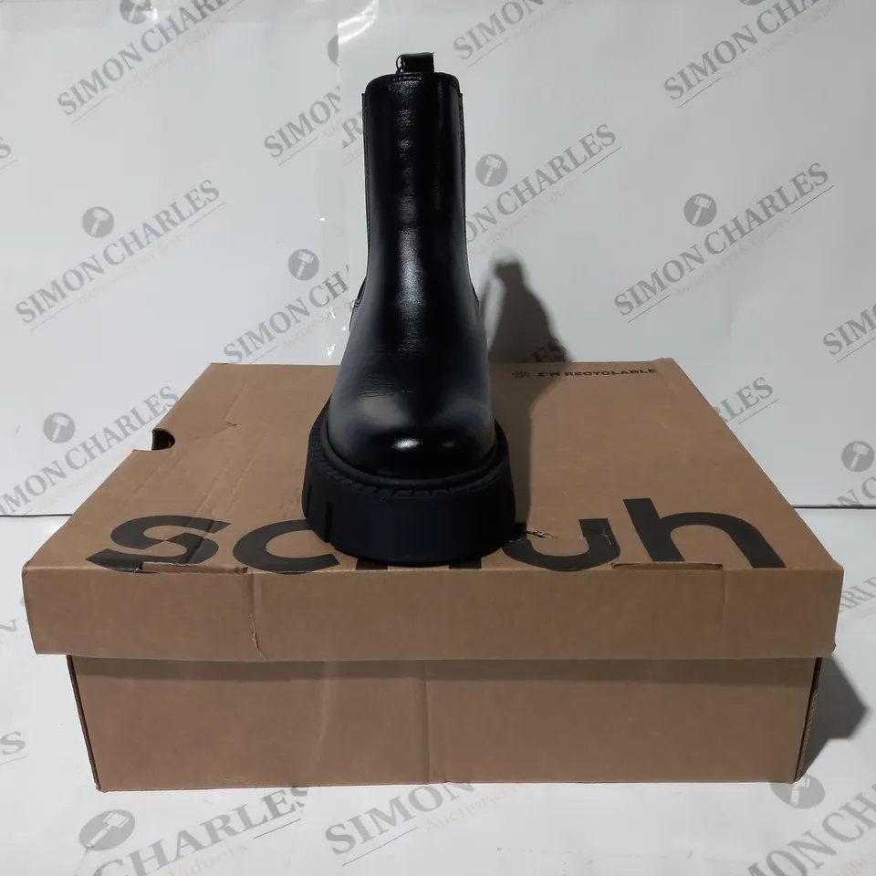 BOXED PAIR OF SCHUH CHUNKY CHELSEA BOOTS IN BLACK EU SIZE 38