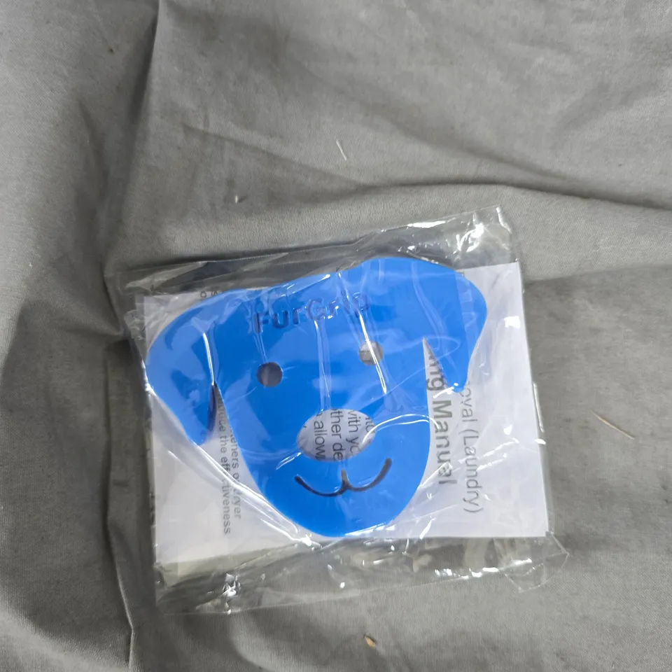 APPROXIMATELY 250 FURGRIP LAUNDRY PET HAIR REMOVERS - SMALL - DOG