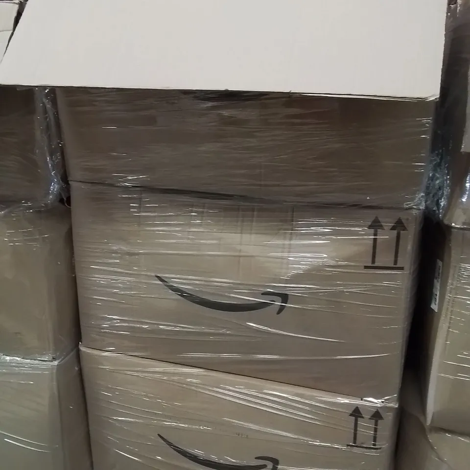 PALLET CONTAINING A LARGE QUANTITY OF PHONE CASES,SCREEN PROTECTORS
