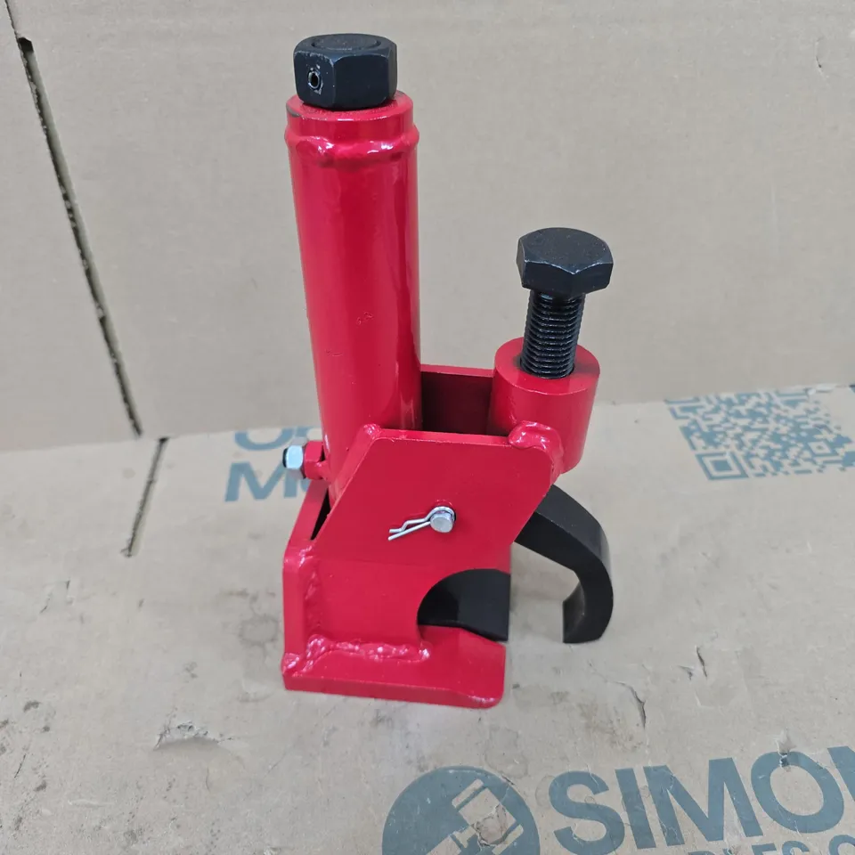 MANUAL TIRE BEAD BREAKER TOOL IN RED