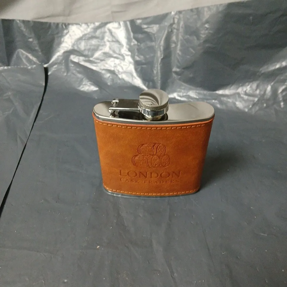 LONDON CASK HIP FLASK WITH LEATHERETTE COVER AND STAINLESS STEEL CAP 