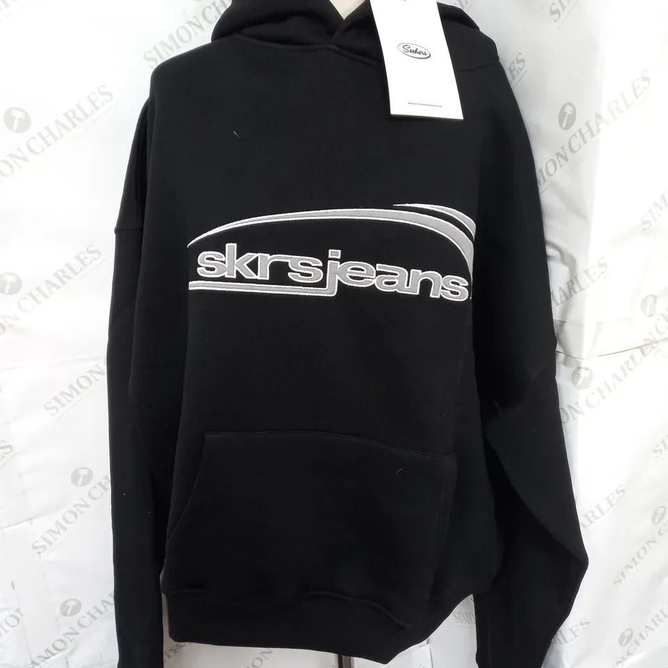 SEEKERS EMBROIDERED STATEN LOGO HOODIE IN BLACK SIZE L