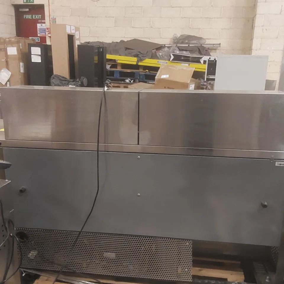 TRUE DOUBLE DOOR PREP COUNTER FRIDGE