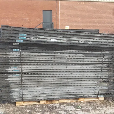 PALLET CONTAINING A LARGE QUANTITY OF SOLAR PANELS 