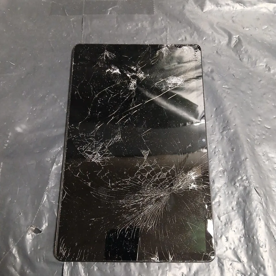 LENOVO TABLET TB128XU – CRACKED SCREEN