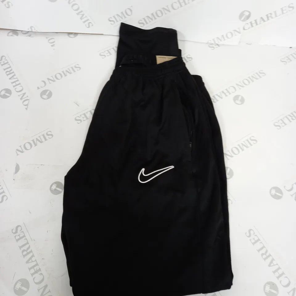 NIKE CASUAL TRACKSUIT BOTTOMS SIZE L