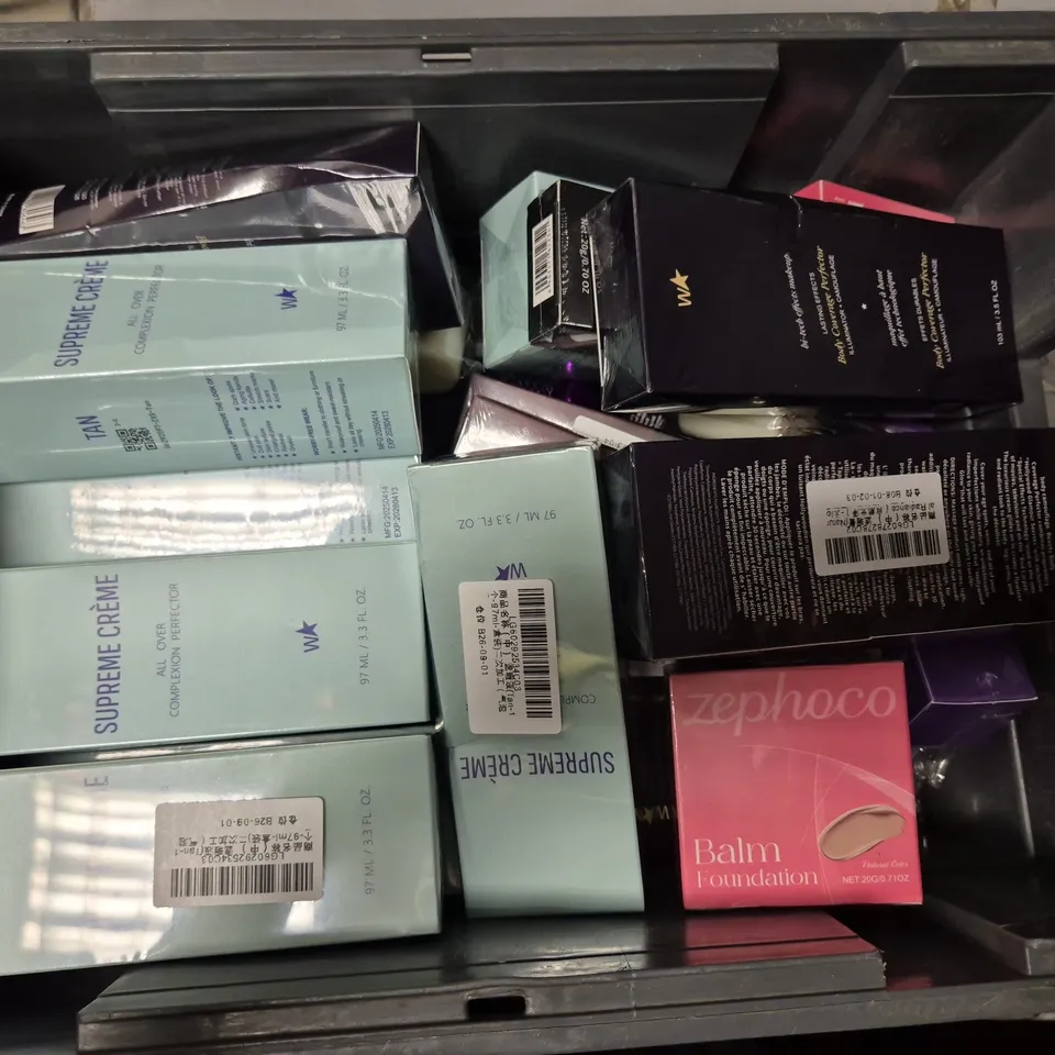 APPROXIMATELY 22 ASSORTED COSMETICS ITEMS TO INCLUDE ZEPHOCO BALM FOUNDATION, EELHOE BODY COVERAGE PERFECTOR, MAKEUP BRUSHES, ETC