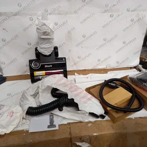 SHARK STRATOS UPRIGHT VACUUM CLEANER WITH PET-TOOL & CAR KIT NZ860UK - COLLECTION ONLY