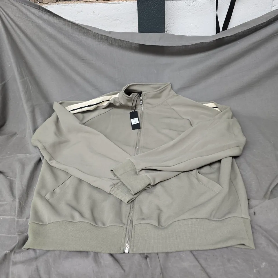 FASHIONOVA MEN DENNIS TRACK JACKET IN OLIVE SIZE L