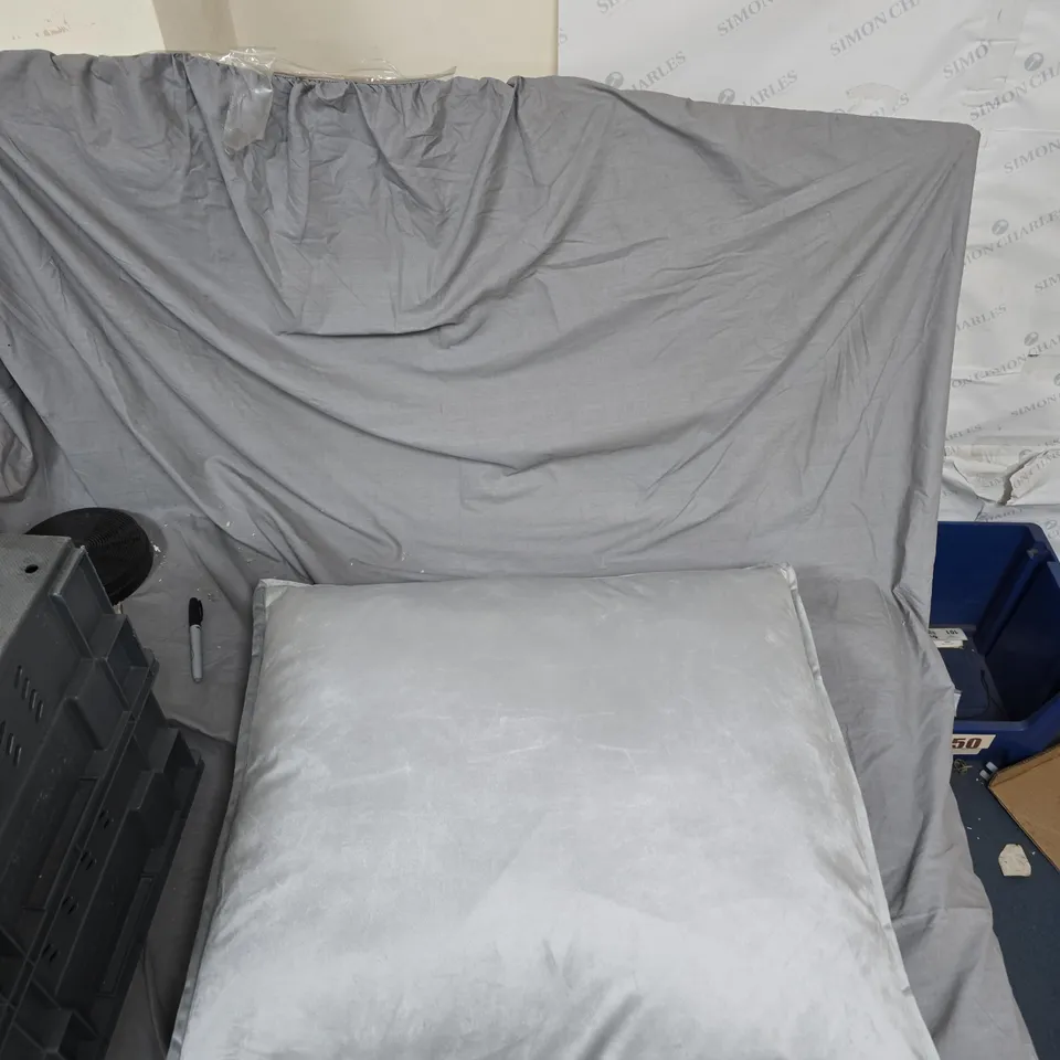 KELLY HOPPEN PREMIUM LARGE CUSHION 