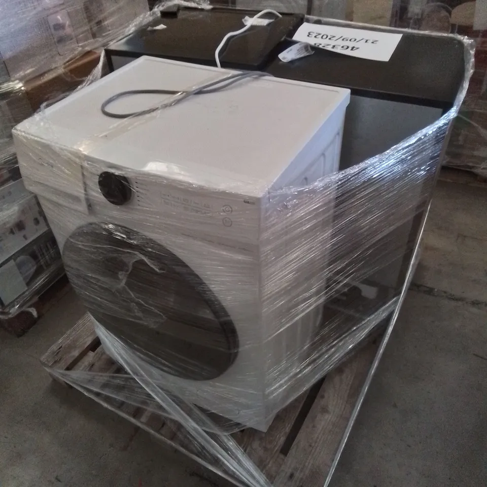 PALLET TO CONTAIN APPROXIMATELY ASSORTED ELECTRONIC GOODS & PRODUCTS. INCLUDES