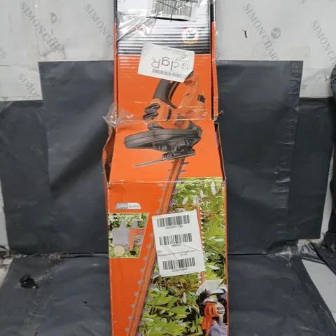 BLACK AND DECKER 500-WATT HEDGE TRIMMER - COLLECTION ONLY