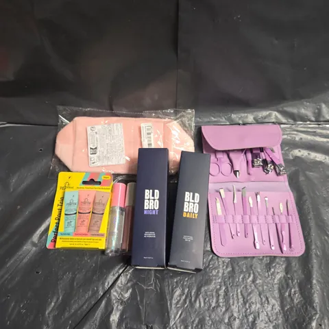 APPROXIMATEY 20 ASSORTED HEALTH AND BEAUTY PRODUCTS TO INCLUDE - MANICURE KIT - BLD BRO DAILY MOISTURISER - DR PAW PAW BALM - ETC