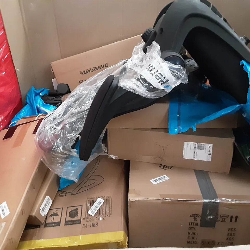 PALLET OF ASSORTED PRODUCTS INCLUDING BED GUARD FOR TODDLERS, LED DESK LAMP, STAINLESS STEEL WARE, MASS DYNAMIC TOILET SEAT, STOREMIC TOILET SEAT