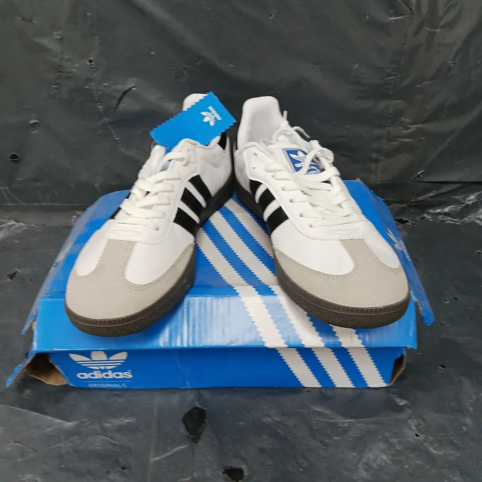 PAIR OF ADIDAS SAMBA TRAINERS IN WHITE - 5